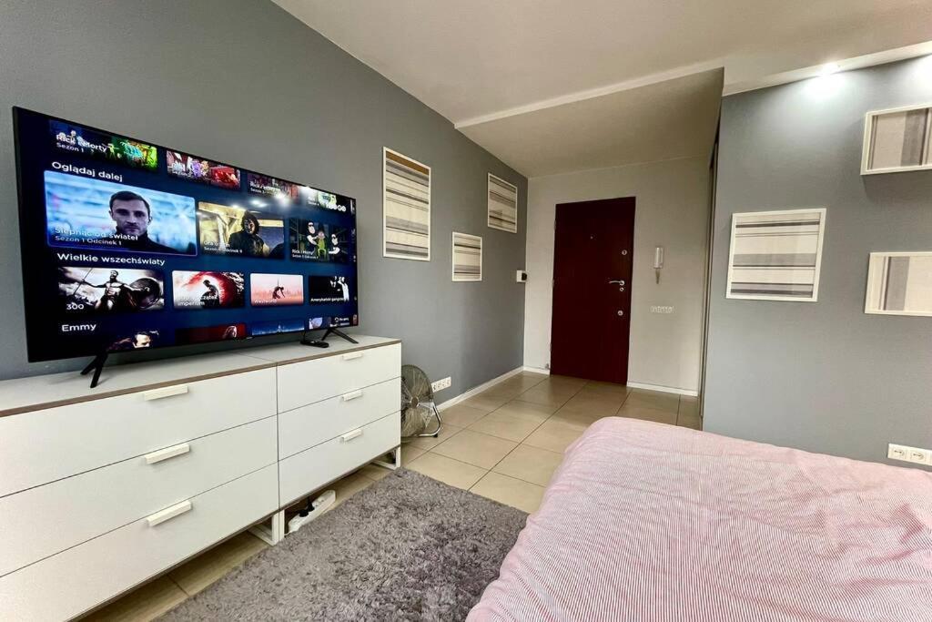 Gold 3 Metro X2 Wifi 300 Mbs 60'Tv Netflix Hbo Appletv+ Varsóvia Exterior foto